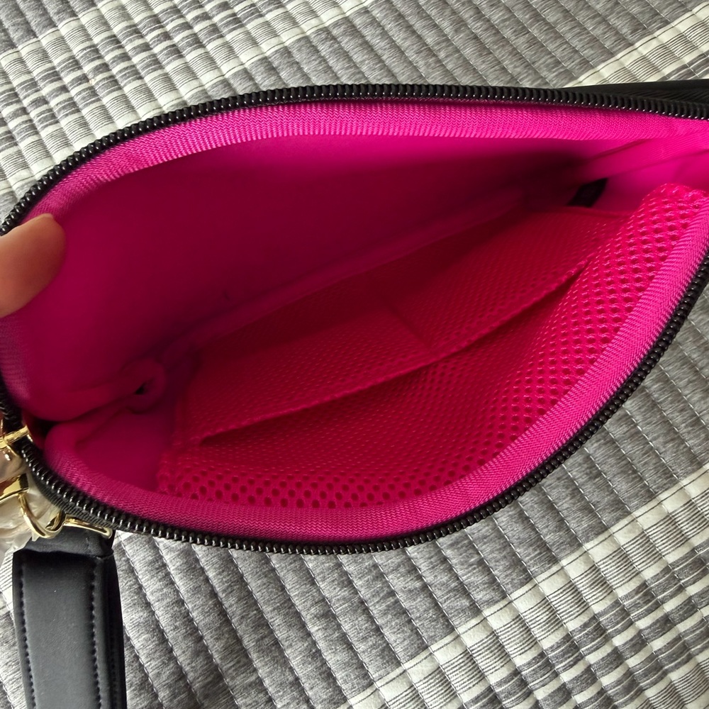 Kusshi Black Neoprene Wristlet Pouch - Picture 5 of 5